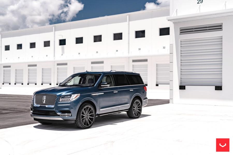  Lincoln Navigator on Vossen Wheels (HF6-1) 2019 года  (фото 7 из 12)